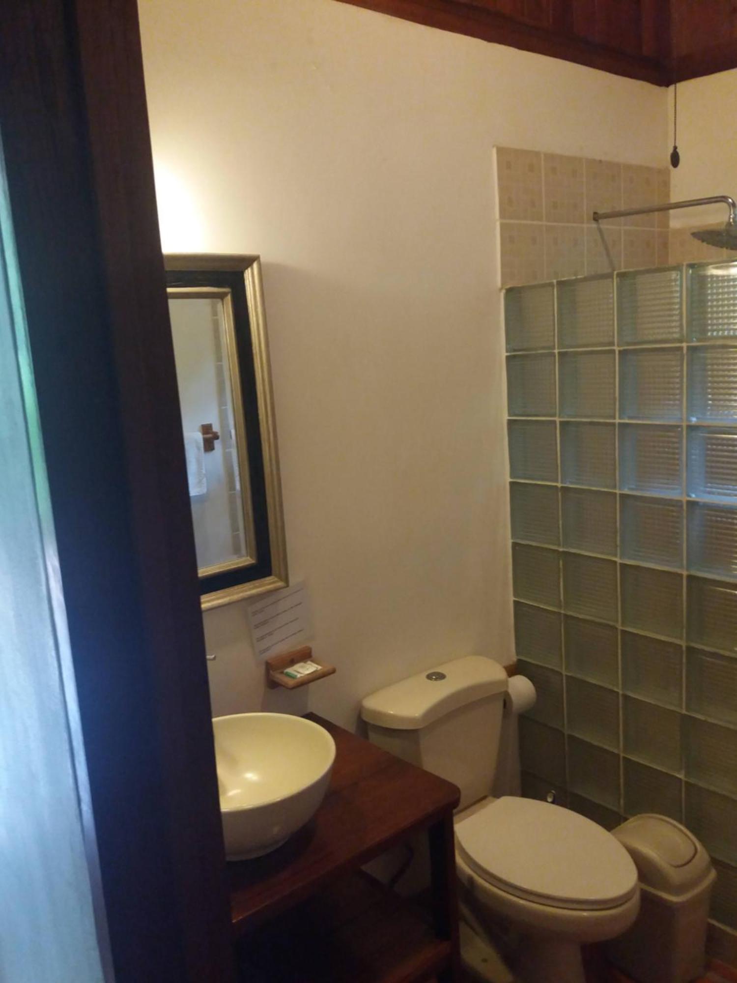 Los Delfines Lodge Puerto Viejo de Talamanca Екстериор снимка